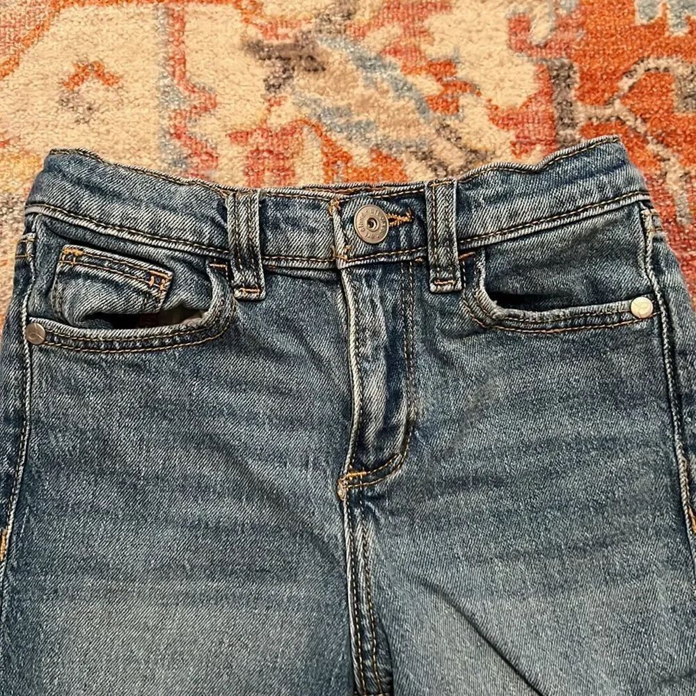 Art Class Distressed Jeans  - Picture 4 of 9